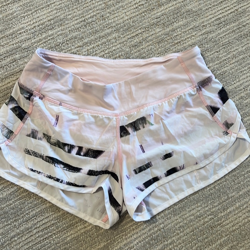 LULULEMON Speed Up Shorts Palm Tree Pink Low Rise 2.5 Size 6